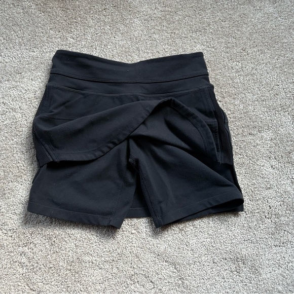 Lululemon Athletica Black Tennis/Golf shorts/ skirt/ skort Size 4 - Picture 3 of 9